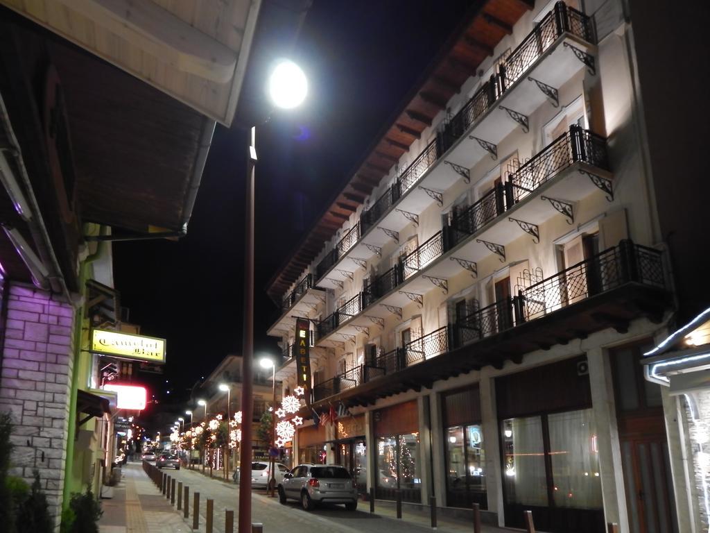 Hotel Elvetia Karpenísion エクステリア 写真